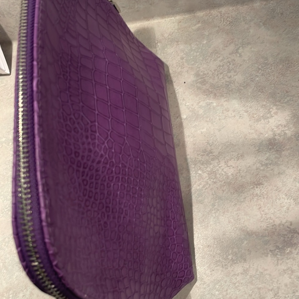 New Rodan + Fields case - Picture 3 of 6